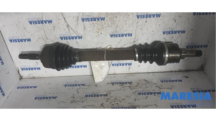 Gebrauchte Antriebswelle links vorne Peugeot 206 (2A/C/H/J/S) 1.4 XR,XS,XT,Gentry Preis € 40,00 Margenregelung angeboten von Maresia Parts