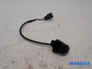 Used Reversing camera Renault Kadjar (RFEH) 1.6 TCE 165 Price € 92,50 Margin scheme offered by Maresia Parts
