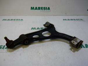 Używane Wahacz zawieszenia dolny prawy przód Alfa Romeo 156 (932) 2.0 Twin Spark 16V Cena € 25,00 Procedura marży oferowane przez Maresia Parts