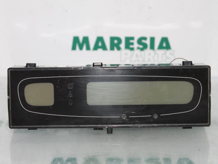 Begagnade Innerdisplay Renault Laguna II Grandtour (KG) 1.8 16V Pris € 15,00 Marginaltabell erbjuds av Maresia Parts