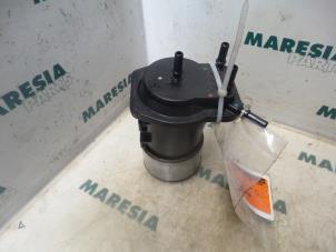 Usagé Boîtier de filtre carburant Renault Kangoo Express (FC) 1.5 dCi 60 Prix € 30,25 Prix TTC proposé par Maresia Parts