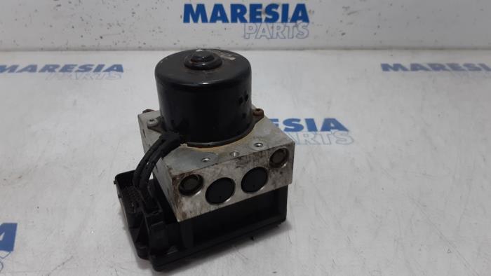 Usagé Bloc ABS Fiat Bravo (182A) 1.9 JTD Prix € 105,00 Règlement à la marge proposé par Maresia Parts
