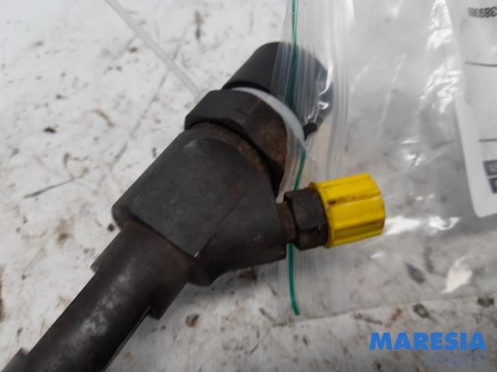 Usagé Injecteurs Renault Scénic II (JM) 1.9 dCi 130 Prix € 105,00 Règlement à la marge proposé par Maresia Parts