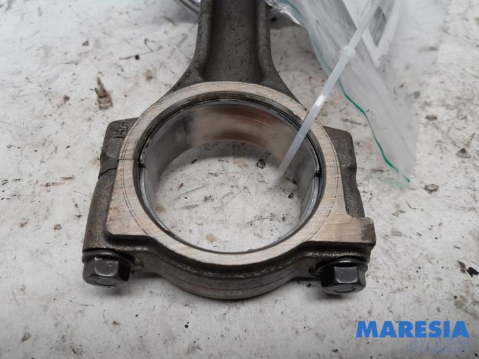 Gebrauchte Kolben Renault Scénic II (JM) 1.9 dCi 130 Preis € 65,00 Margenregelung angeboten von Maresia Parts