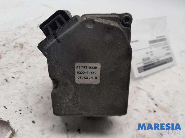 Throttle body from a Renault Scénic II (JM) 1.9 dCi 130 2006