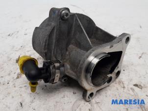 Used Vacuum pump (diesel) Renault Scénic II (JM) 1.9 dCi 130 Price € 35,00 Margin scheme offered by Maresia Parts