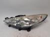 Headlight, left from a Peugeot 207 CC (WB), 2007 / 2015 1.6 16V, Convertible, Petrol, 1.598cc, 88kW (120pk), FWD, EP6; 5FW, 2007-02 / 2009-06, WB5FW 2007