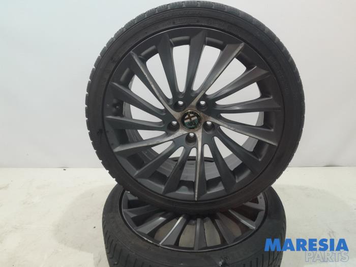 Sport rims set + tires Alfa Romeo Giulietta 1.75 TBI 16V QV - 156094667 ...