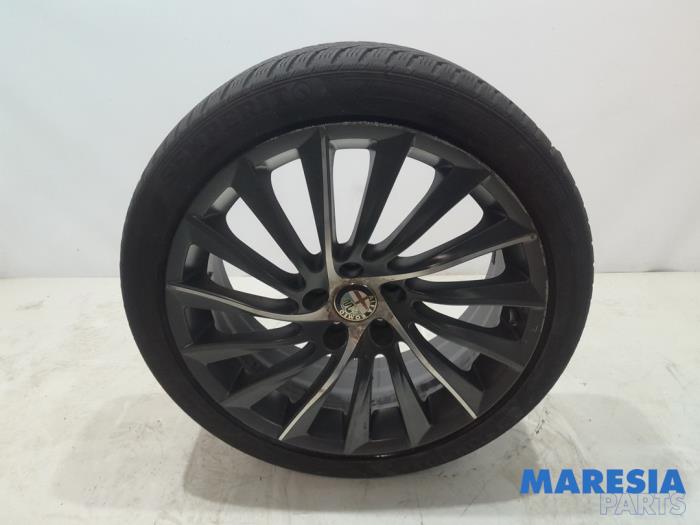 Sport rims set + tires Alfa Romeo Giulietta 1.75 TBI 16V QV - 156094667 ...