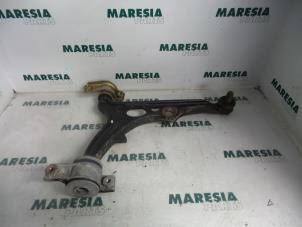 Usagé Bras de suspension bas avant droit Alfa Romeo Spider Prix € 40,00 Règlement à la marge proposé par Maresia Parts