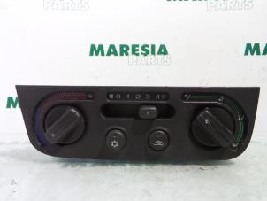Usados Panel de control de calefacción Fiat Palio Weekend (178D) 1.6 16V Precio € 35,00 Norma de margen ofrecido por Maresia Parts