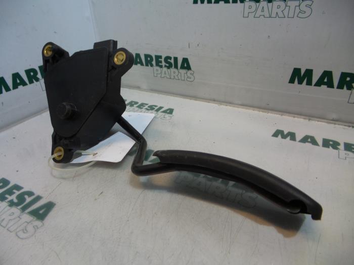 Begagnade Gaspedalsensor Renault Scénic II (JM) 1.6 16V Pris € 35,00 Marginaltabell erbjuds av Maresia Parts
