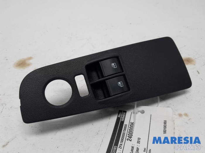 Używane Przelacznik combi okienny Fiat Punto Evo (199) 1.3 JTD Multijet 85 16V Euro 5 Cena € 35,00 Procedura marży oferowane przez Maresia Parts