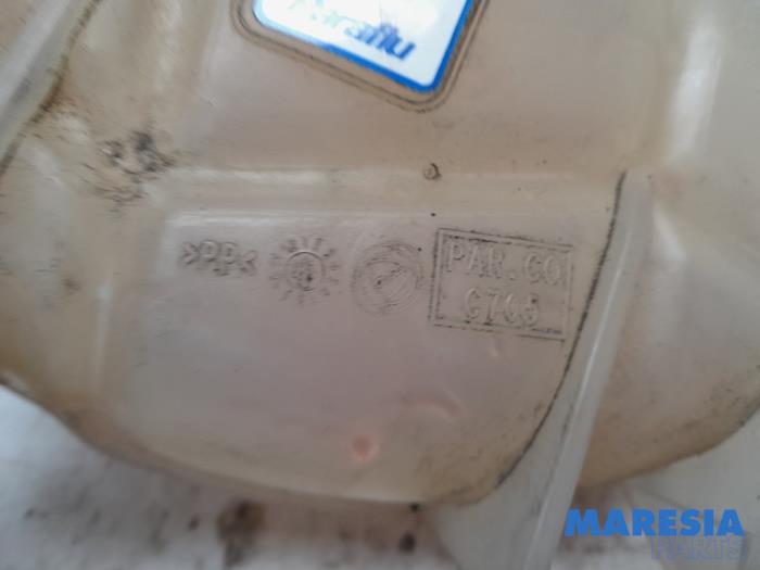 Ausgleichsbehälter van een Fiat Punto Evo (199) 1.3 JTD Multijet 85 16V Euro 5 2010