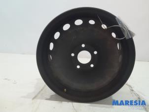 Used Wheel Renault Grand Scénic III (JZ) 2.0 16V CVT Price € 29,00 Margin scheme offered by Maresia Parts