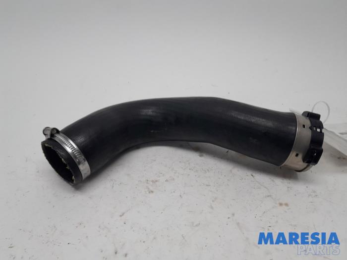 Gebrauchte Intercooler Schlauch Renault Kadjar (RFEH) 1.6 TCE 165 Preis € 75,00 Margenregelung angeboten von Maresia Parts