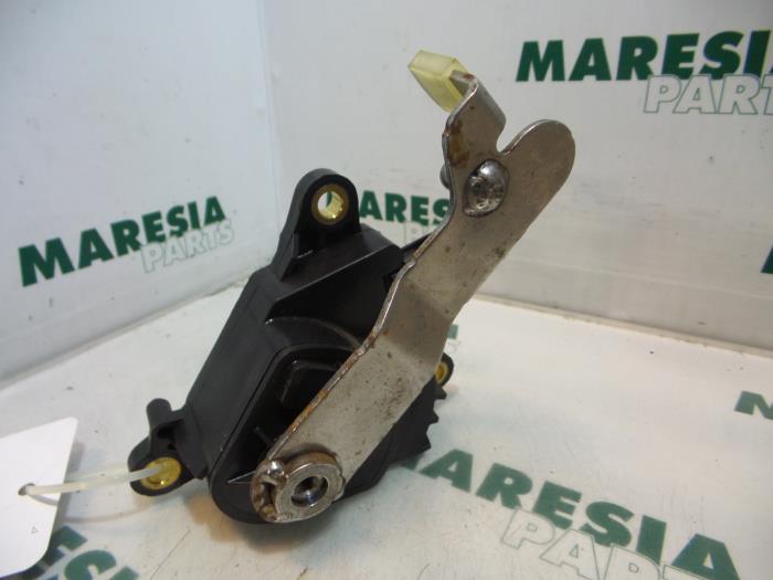 Begagnade Gaspedalsensor Renault Megane II (LM) 1.9 dCi 120 Pris € 29,99 Marginaltabell erbjuds av Maresia Parts