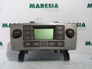 Usados Panel de control de calefacción Fiat Stilo (192A/B) 2.4 20V Abarth 3-Drs. Precio € 25,00 Norma de margen ofrecido por Maresia Parts
