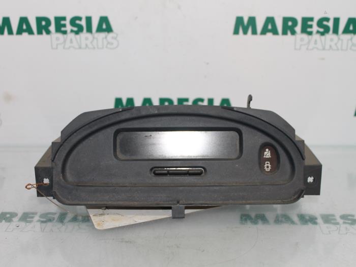 Begagnade Innerdisplay Renault Clio II (BB/CB) 1.6 16V Pris € 15,00 Marginaltabell erbjuds av Maresia Parts