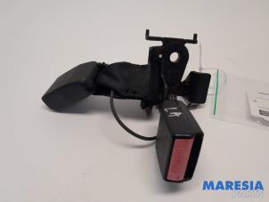 Used Rear seatbelt buckle, left Renault Megane III Coupe (DZ) 2.0 16V TCe 180 Price € 35,00 Margin scheme offered by Maresia Parts