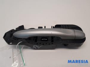 Used Door handle 2-door, right Renault Megane III Coupe (DZ) 2.0 16V TCe 180 Price € 25,00 Margin scheme offered by Maresia Parts