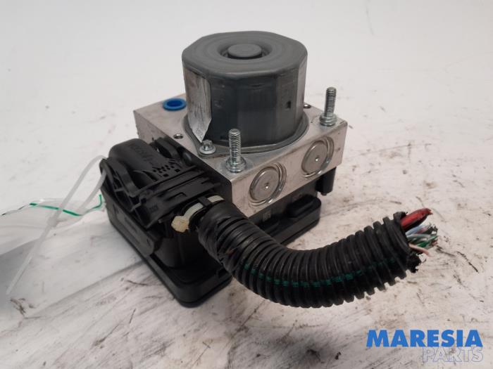 Gebrauchte ABS Pumpe Renault Kadjar (RFEH) 1.6 TCE 165 Preis € 157,50 Margenregelung angeboten von Maresia Parts