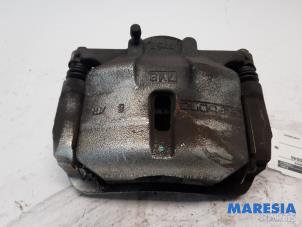 Used Front brake calliper, right Renault Kadjar (RFEH) 1.6 TCE 165 Price € 70,00 Margin scheme offered by Maresia Parts