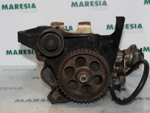 Usados Bomba de gasolina mecánica Renault Safrane Precio € 105,00 Norma de margen ofrecido por Maresia Parts