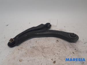 Używane Wahacz zawieszenia lewy przód Renault Clio IV (5R) 1.2 TCE 16V GT EDC Cena € 25,00 Procedura marży oferowane przez Maresia Parts
