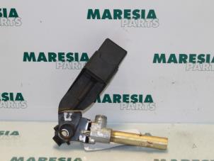 Used Seatbelt tensioner, left Renault Kangoo Express (FC) 1.9 D 65 Price € 30,00 Margin scheme offered by Maresia Parts