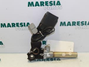 Used Seatbelt tensioner, left Renault Kangoo Express (FC) 1.9 D 55 Price € 30,00 Margin scheme offered by Maresia Parts