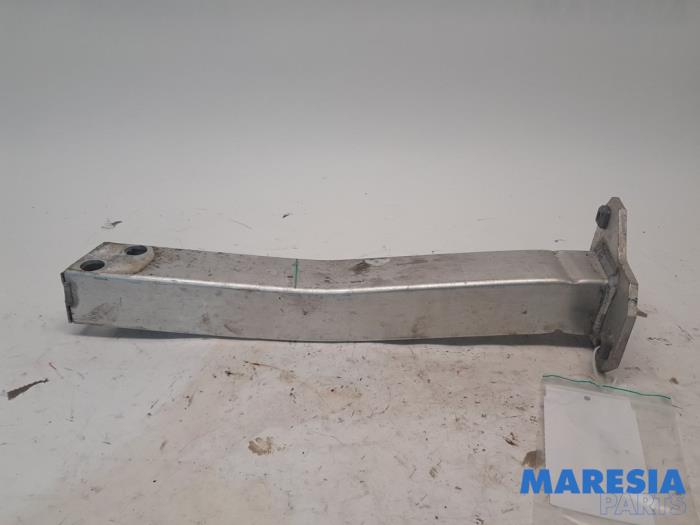 Usagé Faux châssis Alfa Romeo Giulietta (940) 1.75 TBI 16V QV Prix € 29,95 Règlement à la marge proposé par Maresia Parts