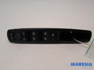 Used Multi-functional window switch Renault Grand Scénic III (JZ) 2.0 16V CVT Price € 35,00 Margin scheme offered by Maresia Parts