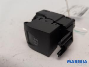 Begagnade Brytare, parkeringsbroms Renault Grand Scénic III (JZ) 2.0 16V CVT Pris € 14,99 Marginaltabell erbjuds av Maresia Parts