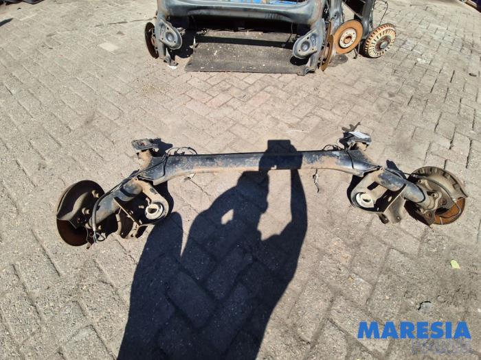 Usagé Train arrière complet Peugeot 307 CC (3B) 2.0 16V Prix € 124,99 Règlement à la marge proposé par Maresia Parts