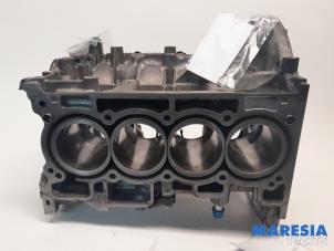 Used Engine crankcase Renault Megane III Grandtour (KZ) 1.4 16V TCe 130 Price € 400,00 Margin scheme offered by Maresia Parts
