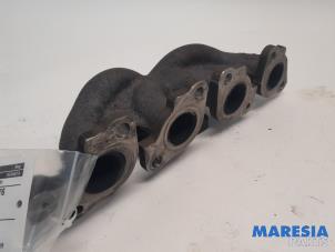 Used Exhaust manifold Renault Megane III Grandtour (KZ) 1.4 16V TCe 130 Price € 79,00 Margin scheme offered by Maresia Parts