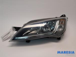 Usados Faro izquierda Peugeot Boxer (U9) 2.0 BlueHDi 130 Precio € 228,69 IVA incluido ofrecido por Maresia Parts
