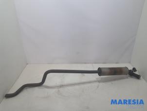 Used Exhaust middle silencer Peugeot 5008 I (0A/0E) 1.6 THP 16V Price € 105,00 Margin scheme offered by Maresia Parts