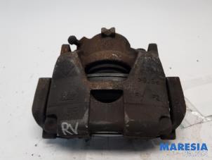 Used Front brake calliper, right Renault Megane III Coupe (DZ) 2.0 16V TCe 180 Price € 25,00 Margin scheme offered by Maresia Parts