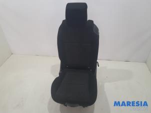 Gebrauchte Sitz hinten Peugeot 5008 I (0A/0E) 1.6 THP 16V Preis € 149,99 Margenregelung angeboten von Maresia Parts
