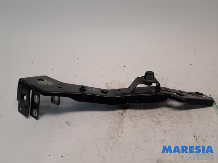 Używane Panel przedni Renault Megane III Coupe (DZ) 2.0 16V TCe 180 Cena € 25,00 Procedura marży oferowane przez Maresia Parts