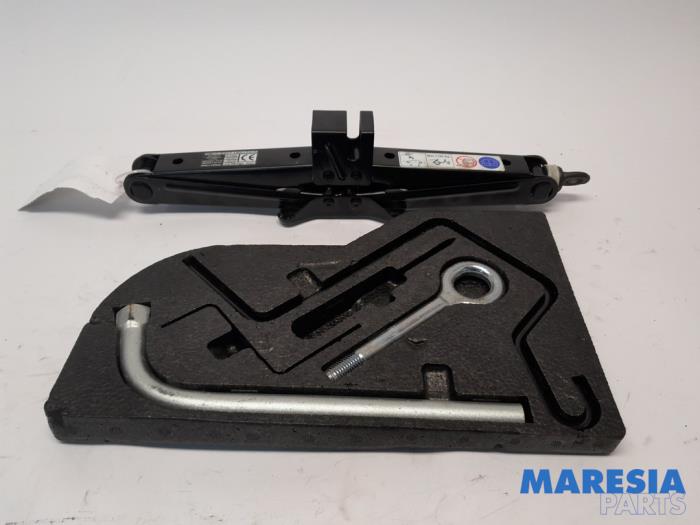 Gebrauchte Wagenheber- Set Alfa Romeo Giulietta (940) 1.75 TBI 16V QV Preis € 75,00 Margenregelung angeboten von Maresia Parts