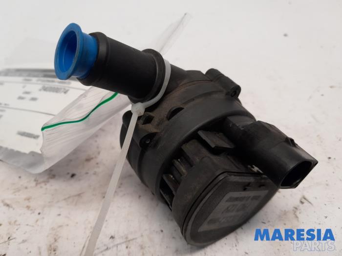 Begagnade Extra vattenpump Renault Megane III Coupe (DZ) 2.0 16V TCe 180 Pris € 25,00 Marginaltabell erbjuds av Maresia Parts