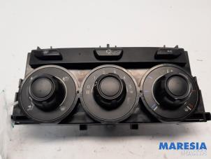 Usados Panel de control de calefacción Citroen C3 (SC) 1.2 VTi 82 12V Precio € 35,00 Norma de margen ofrecido por Maresia Parts