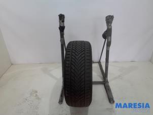Used Tyre Peugeot 5008 I (0A/0E) 1.6 THP 16V Price € 20,00 Margin scheme offered by Maresia Parts