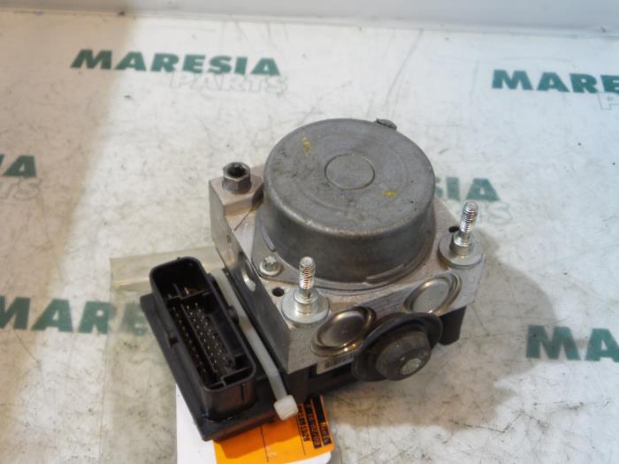 Usagé Pompe ABS Fiat Panda (169) 1.2 Fire Prix € 60,00 Règlement à la marge proposé par Maresia Parts