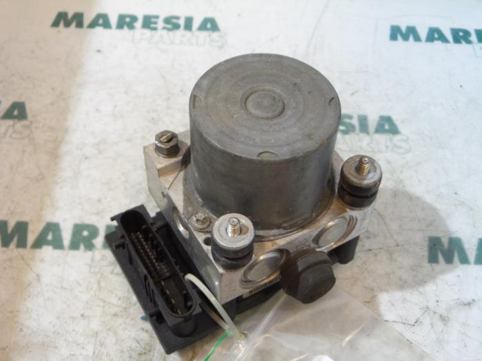 Usagé Bloc ABS Fiat Panda (169) 1.1 Fire Prix € 39,99 Règlement à la marge proposé par Maresia Parts