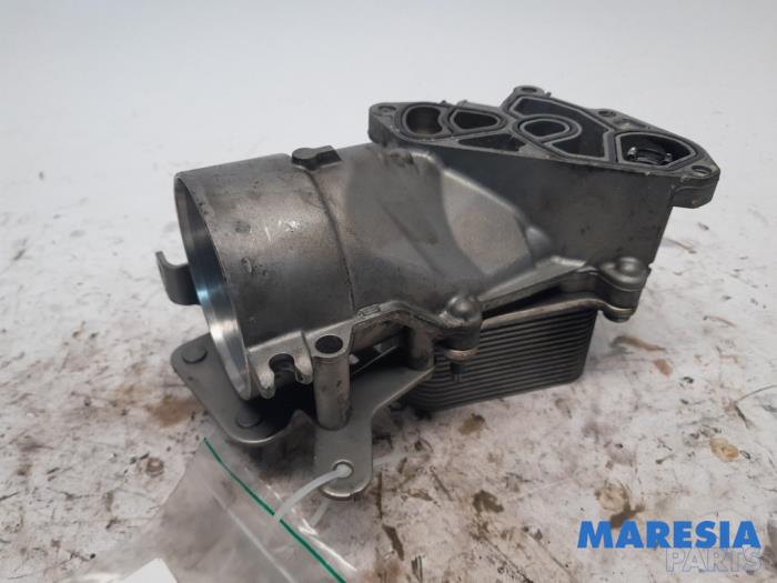 Gebrauchte Ölfiltergehäuse Peugeot 5008 I (0A/0E) 1.6 HDiF 16V Preis € 39,00 Margenregelung angeboten von Maresia Parts