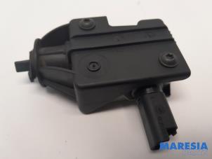 Used Tank flap lock motor Peugeot 508 SW (8E/8U) 1.6 THP 16V Price € 29,99 Margin scheme offered by Maresia Parts